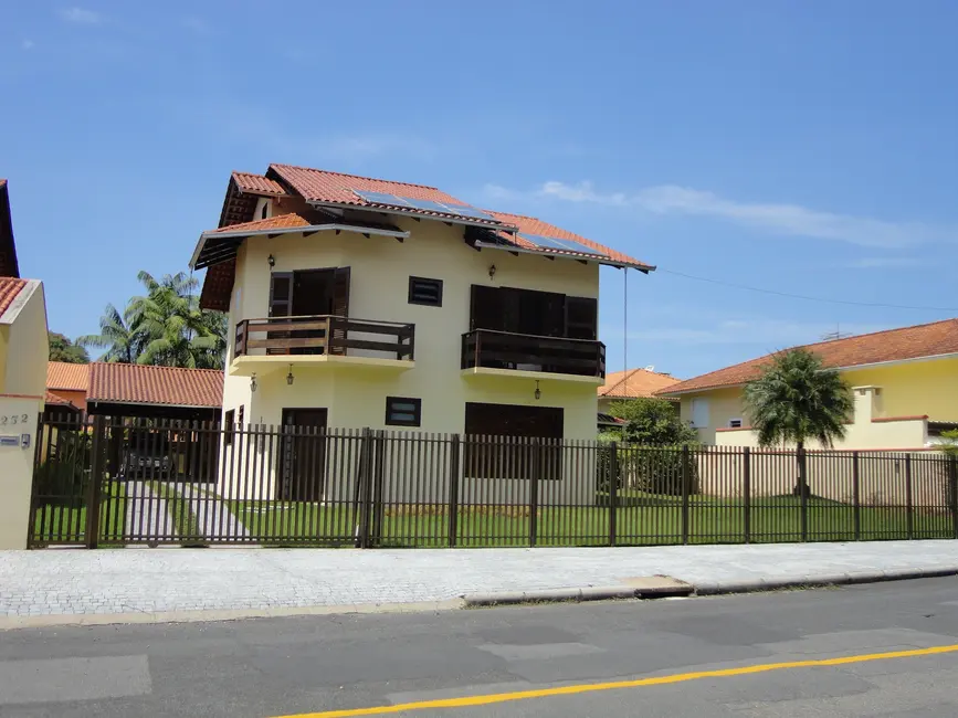 Foto 1 de Casa com 3 quartos à venda, 260m2 em América, Joinville, SC