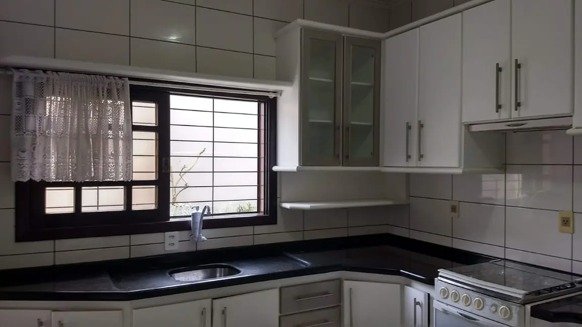 Foto 8 de Casa com 3 quartos à venda, 200m2 em Iririú, Joinville - SC