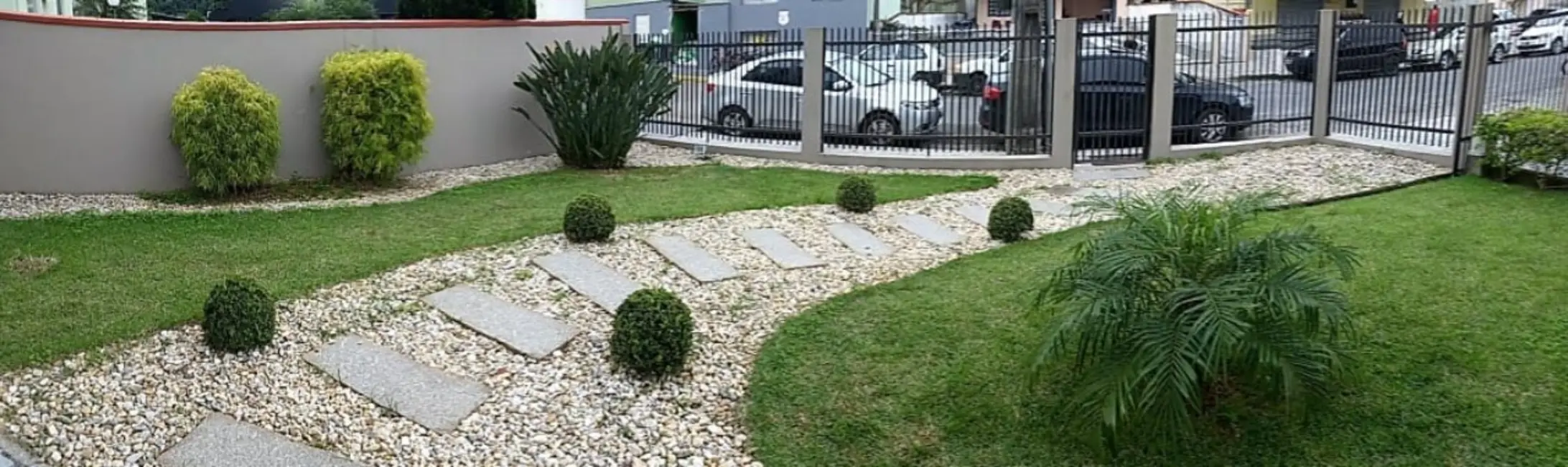 Foto 2 de Casa com 3 quartos à venda, 200m2 em Iririú, Joinville - SC