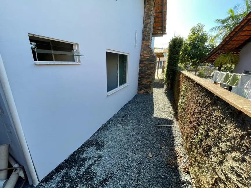 Foto 8 de Casa com 2 quartos à venda, 80m2 em Jardim Iririú, Joinville - SC