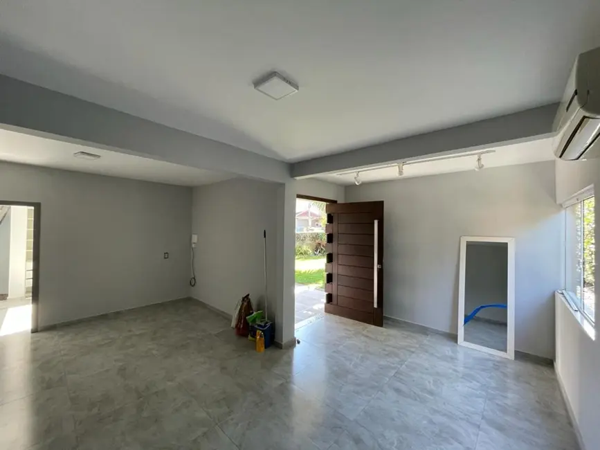 Foto 9 de Casa com 2 quartos à venda, 80m2 em Jardim Iririú, Joinville - SC
