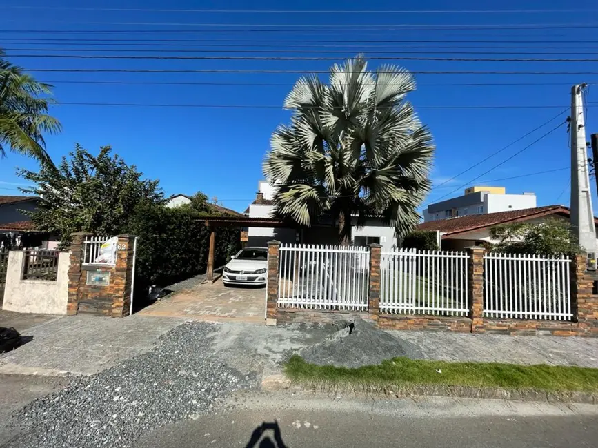 Foto 1 de Casa com 2 quartos à venda, 80m2 em Jardim Iririú, Joinville - SC