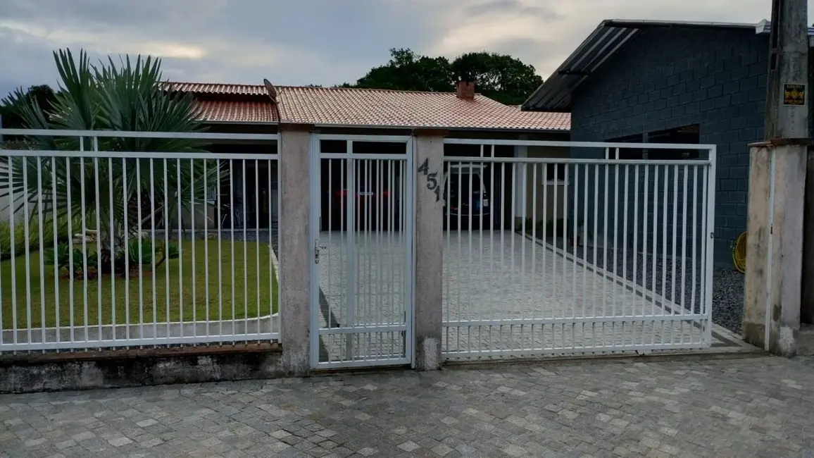 Foto 4 de Casa com 4 quartos à venda, 284m2 em Espinheiros, Joinville - SC