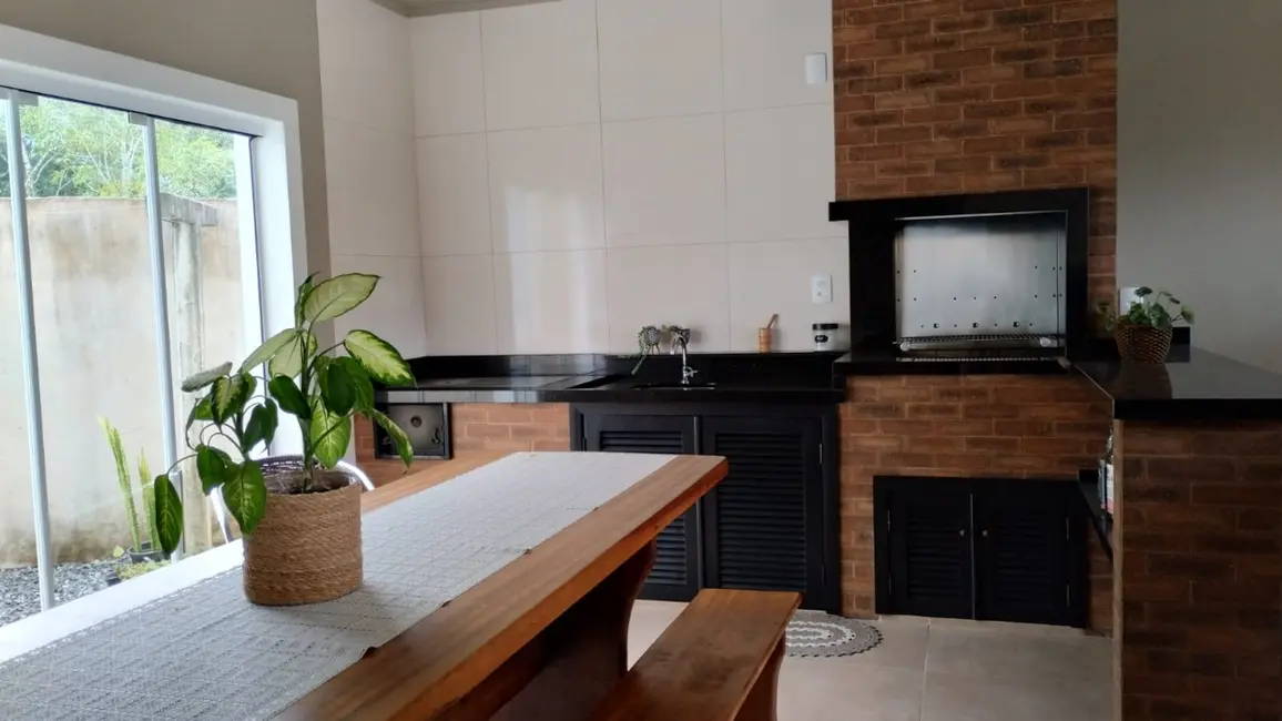 Foto 7 de Casa com 4 quartos à venda, 284m2 em Espinheiros, Joinville - SC