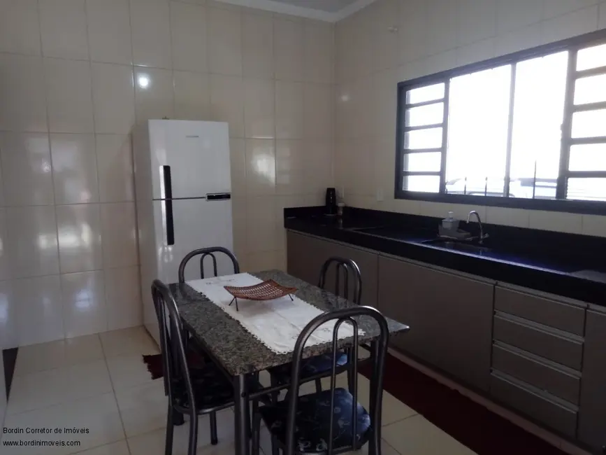 Foto 7 de Casa com 2 quartos à venda, 152m2 em Guaraci - SP