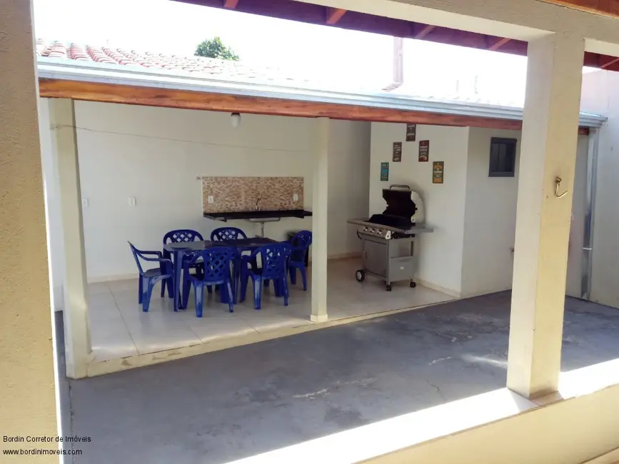 Foto 2 de Casa com 2 quartos à venda, 152m2 em Guaraci - SP