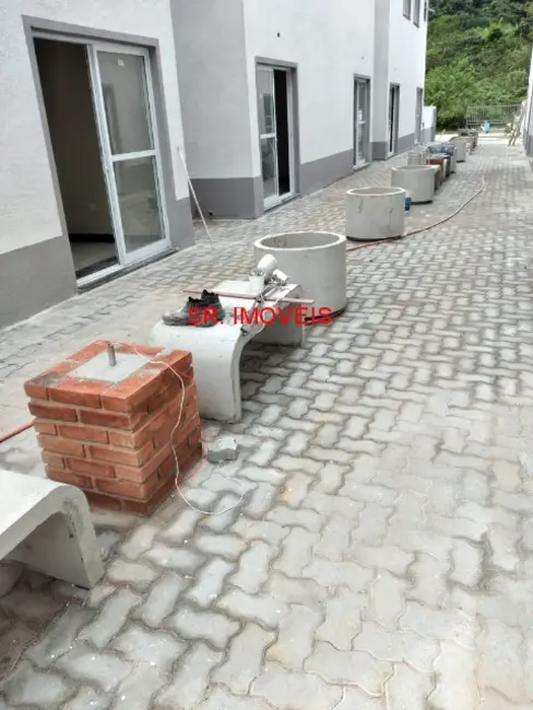 Foto 2 de Casa de Condomínio com 3 quartos para alugar, 100m2 em Caraguatatuba - SP