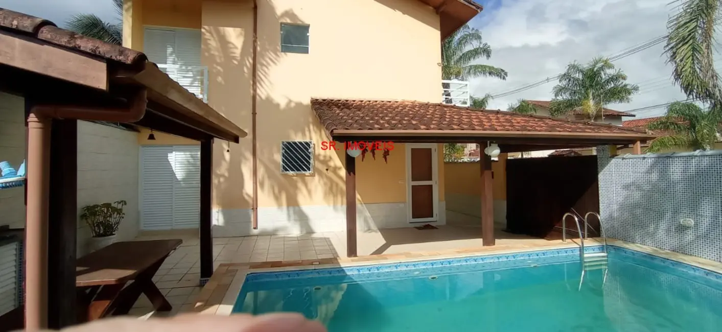 Foto 1 de Casa com 3 quartos à venda, 150m2 em Ubatuba - SP