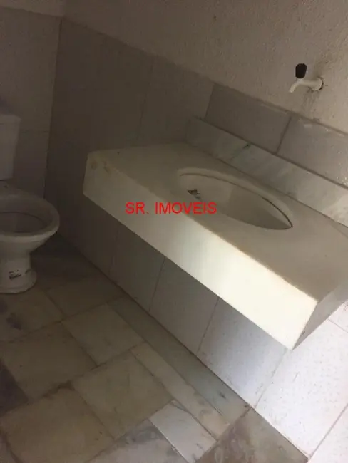 Sala Comercial para alugar, 35m2 em Ubatuba - SP - imagem 3 Foto 3 de Sala Comercial para alugar, 35m2 em Ubatuba - SP