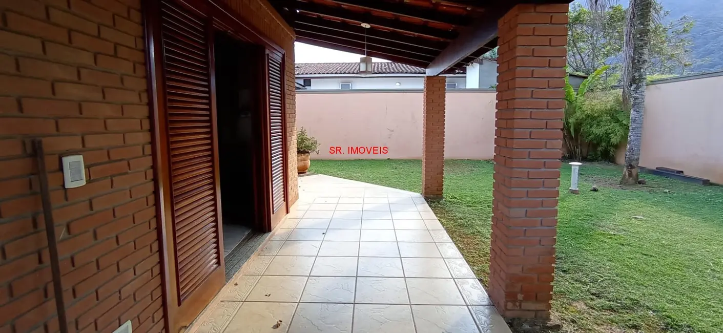 Foto 2 de Casa de Condomínio com 3 quartos à venda, 200m2 em Ubatuba - SP