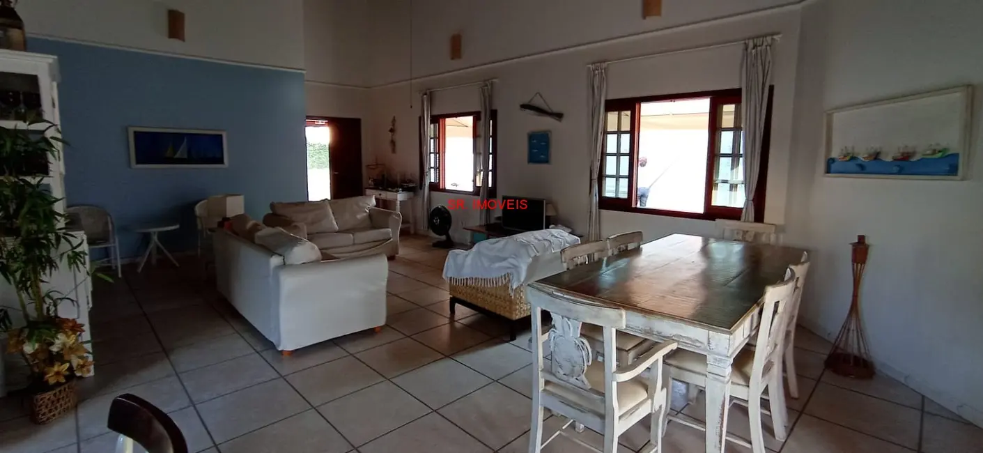 Foto 1 de Casa de Condomínio com 3 quartos à venda, 200m2 em Ubatuba - SP
