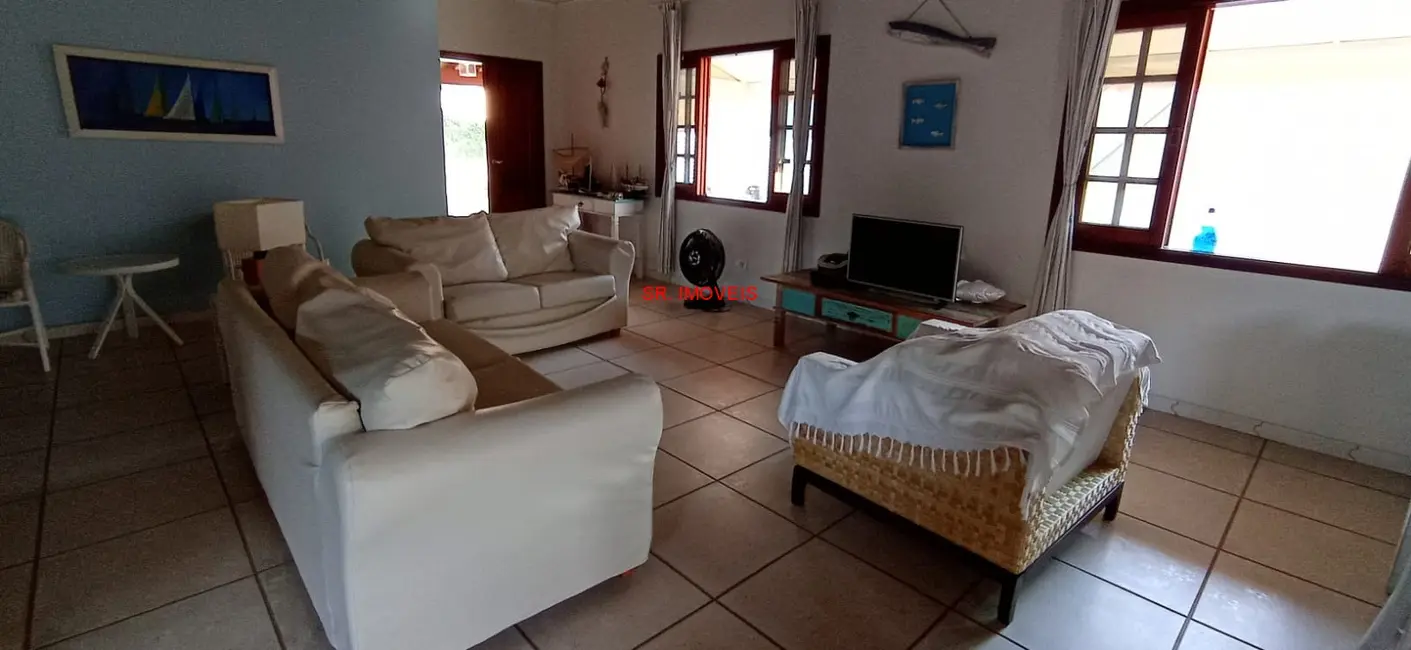 Casa de Condomínio com 3 quartos à venda, 200m2 em Ubatuba - SP - imagem 4 Foto 4 de Casa de Condomínio com 3 quartos à venda, 200m2 em Ubatuba - SP