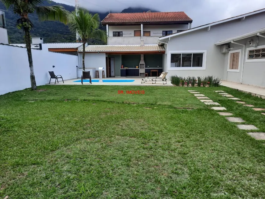 Foto 4 de Casa com 3 quartos à venda, 200m2 em Ubatuba - SP