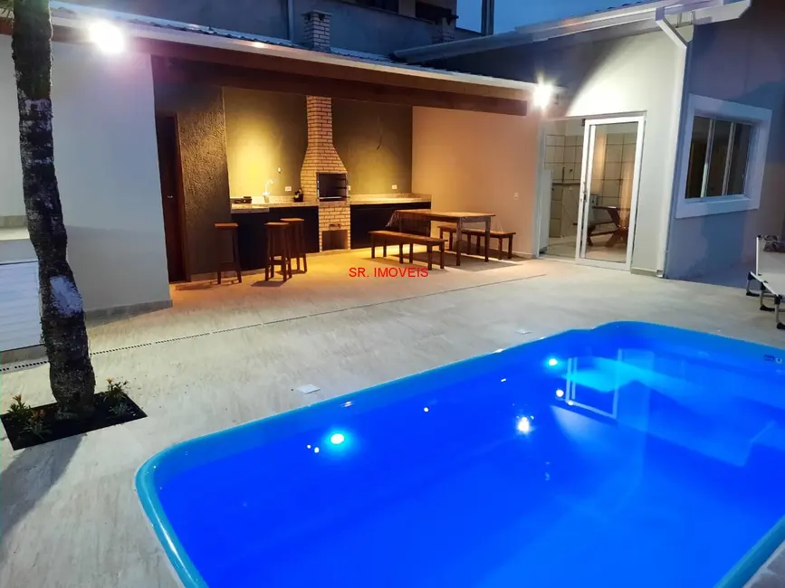 Foto 1 de Casa com 3 quartos à venda, 200m2 em Ubatuba - SP