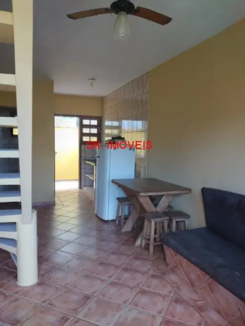 Casa com 2 quartos para alugar, 70m2 em Ubatuba - SP - imagem 4 Foto 4 de Casa com 2 quartos para alugar, 70m2 em Ubatuba - SP