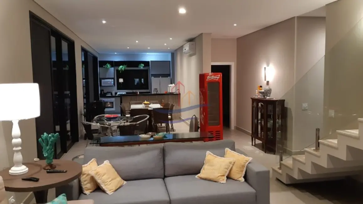 Foto 2 de Casa de Condomínio com 4 quartos à venda, 230m2 em Ubatuba - SP