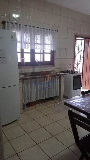 Casa com 2 quartos para alugar, 130m2 em Ubatuba - SP - imagem 8 Foto 8 de Casa com 2 quartos para alugar, 130m2 em Ubatuba - SP