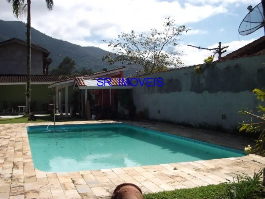 Foto 2 de Casa com 4 quartos à venda, 250m2 em Ubatuba - SP