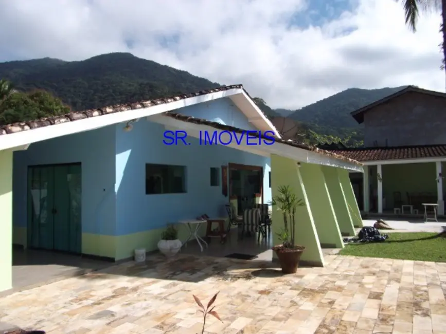 Foto 1 de Casa com 4 quartos à venda, 250m2 em Ubatuba - SP