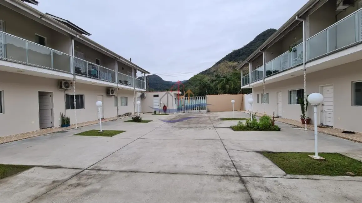 Foto 2 de Casa de Condomínio com 1 quarto à venda, 60m2 em Cidade Jardim, Caraguatatuba - SP