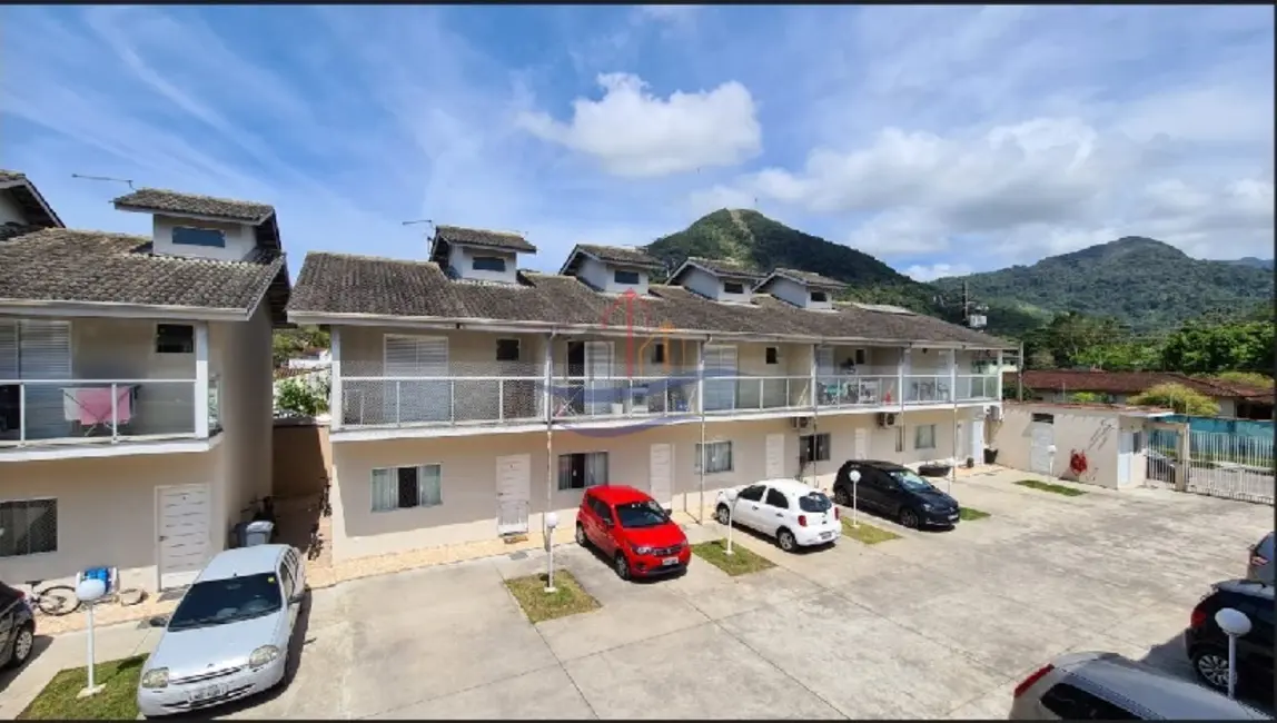 Foto 1 de Casa de Condomínio com 1 quarto à venda, 60m2 em Cidade Jardim, Caraguatatuba - SP