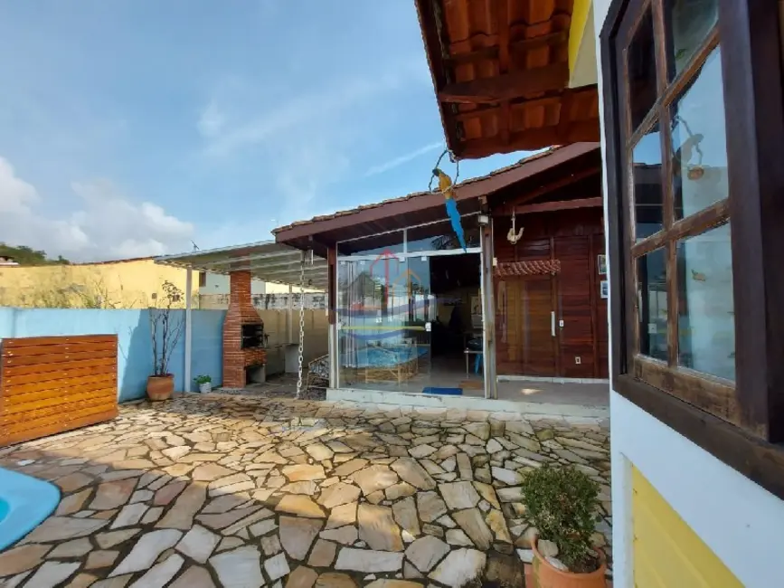 Foto 3 de Casa com 4 quartos à venda, 174m2 em Caraguatatuba - SP