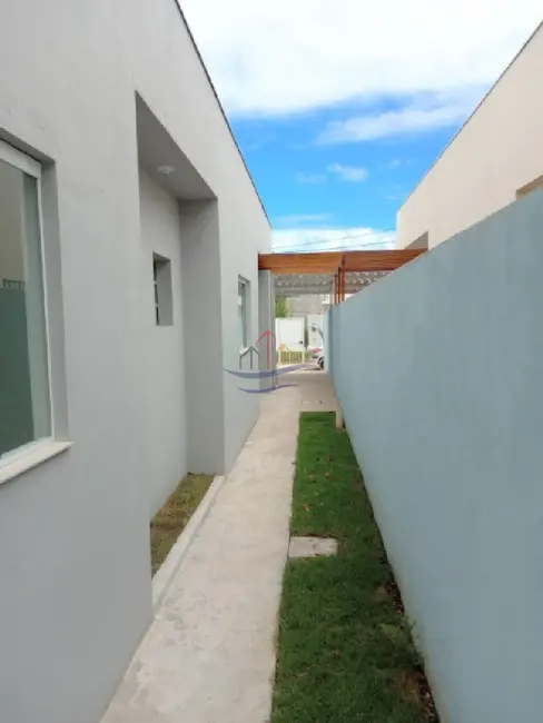 Foto 3 de Casa com 2 quartos à venda, 68m2 em Caraguatatuba - SP