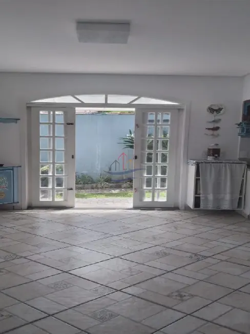 Foto 5 de Casa com 3 quartos à venda, 970m2 em Caraguatatuba - SP