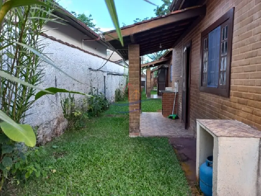 Casa com 1 quarto para alugar, 40m2 em Ubatuba - SP - imagem 3 Foto 3 de Casa com 1 quarto para alugar, 40m2 em Ubatuba - SP