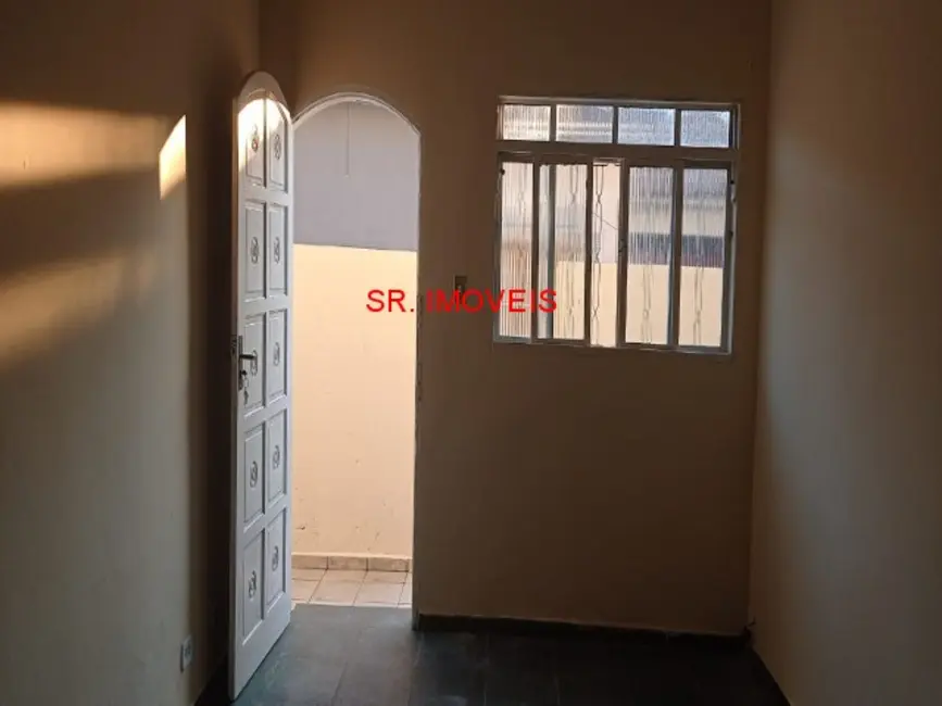 Foto 3 de Casa com 3 quartos para alugar, 70m2 em Centro, Caraguatatuba - SP
