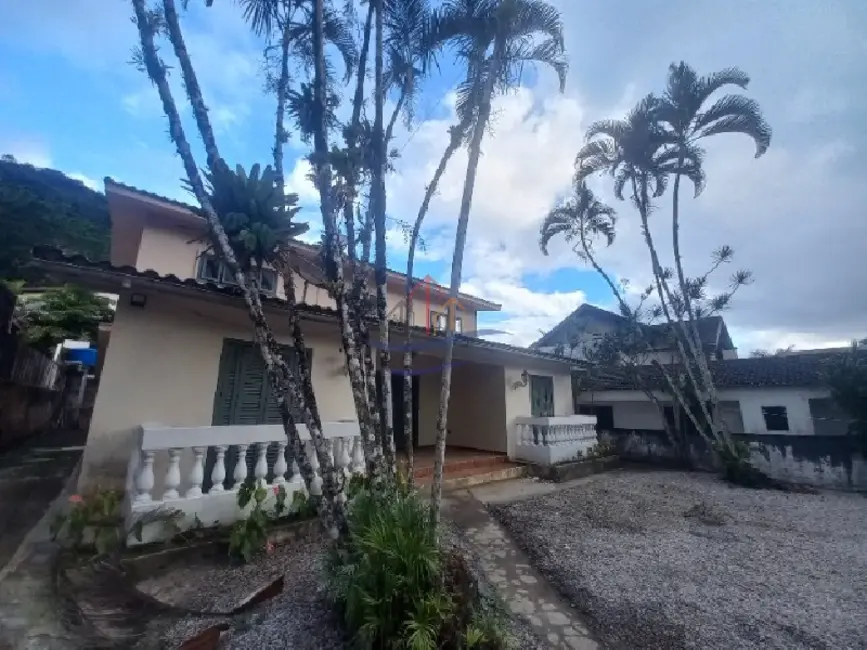 Casa de Condomínio com 6 quartos para alugar, 600m2 em Ubatuba - SP - imagem 1 Foto 1 de Casa de Condomínio com 6 quartos para alugar, 600m2 em Ubatuba - SP