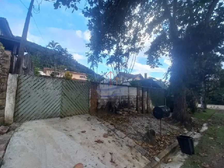 Casa de Condomínio com 6 quartos para alugar, 600m2 em Ubatuba - SP - imagem 4 Foto 4 de Casa de Condomínio com 6 quartos para alugar, 600m2 em Ubatuba - SP