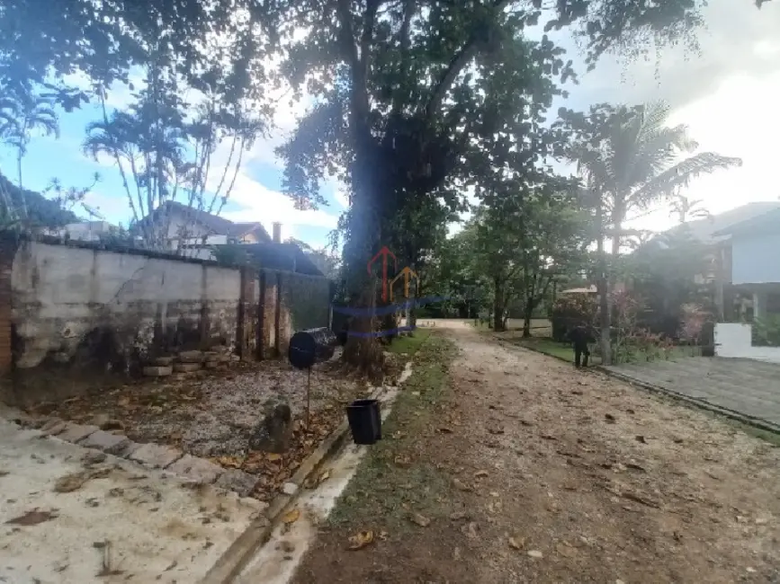 Casa de Condomínio com 6 quartos para alugar, 600m2 em Ubatuba - SP - imagem 5 Foto 5 de Casa de Condomínio com 6 quartos para alugar, 600m2 em Ubatuba - SP