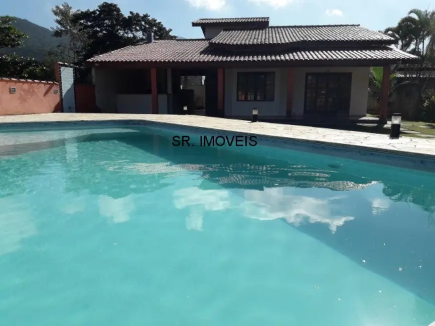 Foto 2 de Casa com 4 quartos à venda, 215m2 em Ubatuba - SP