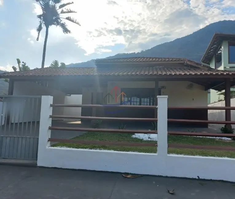 Foto 1 de Casa com 3 quartos à venda, 390m2 em Ubatuba - SP