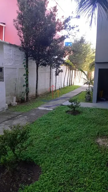 Apartamento com 3 quartos para alugar, 65m2 em Ubatuba - SP - imagem 4 Foto 4 de Apartamento com 3 quartos para alugar, 65m2 em Ubatuba - SP