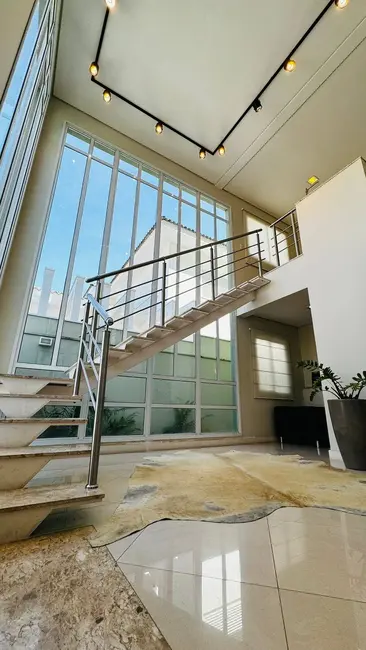 Casa com 4 quartos à venda, 319m2 em Engordadouro, Jundiai - SP - imagem 3 Foto 3 de Casa com 4 quartos à venda, 319m2 em Engordadouro, Jundiai - SP