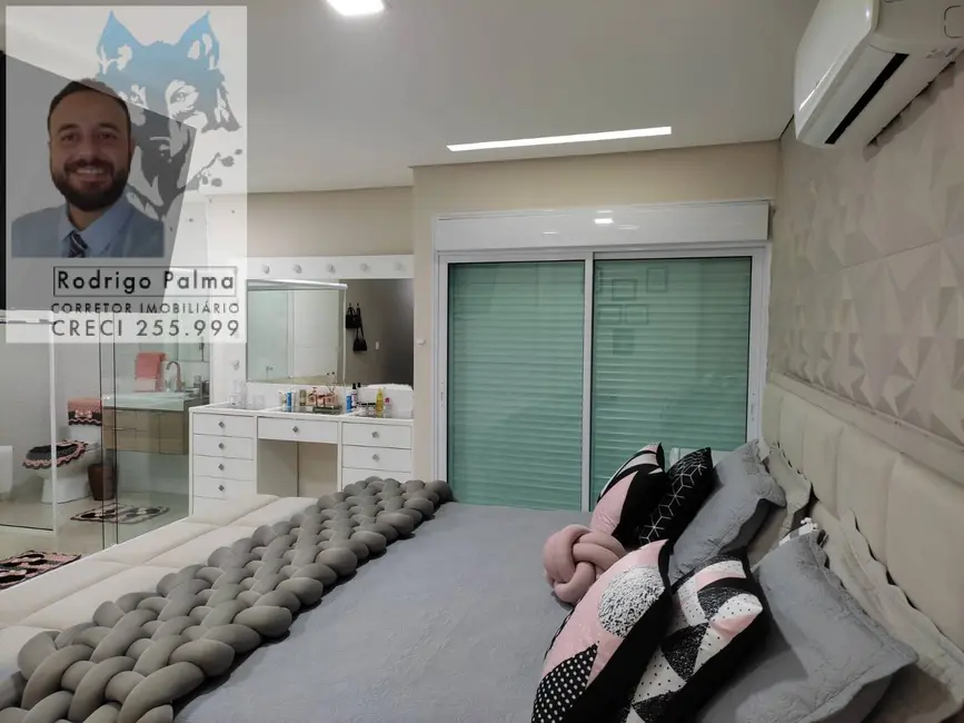 Casa com 3 quartos à venda, 196m2 em Sao Jose Dos Campos - SP - imagem 2 Foto 2 de Casa com 3 quartos à venda, 196m2 em Sao Jose Dos Campos - SP