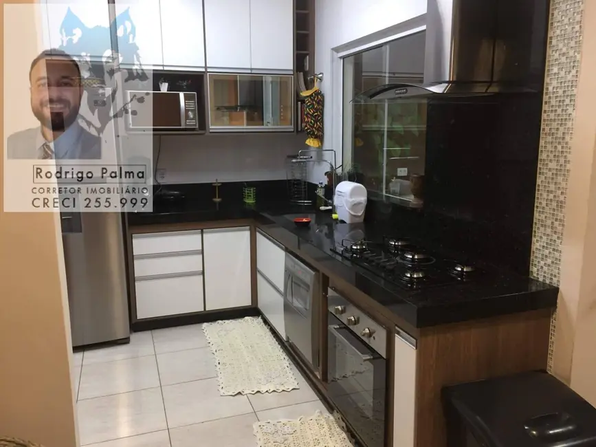 Foto 3 de Casa com 3 quartos à venda, 200m2 em Sao Jose Dos Campos - SP