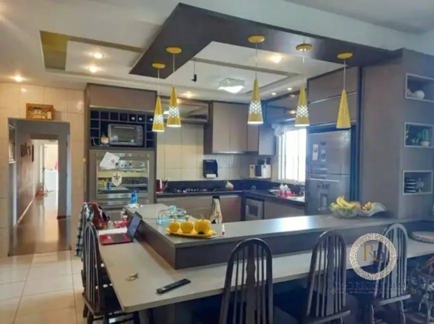 Foto 4 de Casa com 7 quartos à venda, 180m2 em Sao Jose Dos Campos - SP