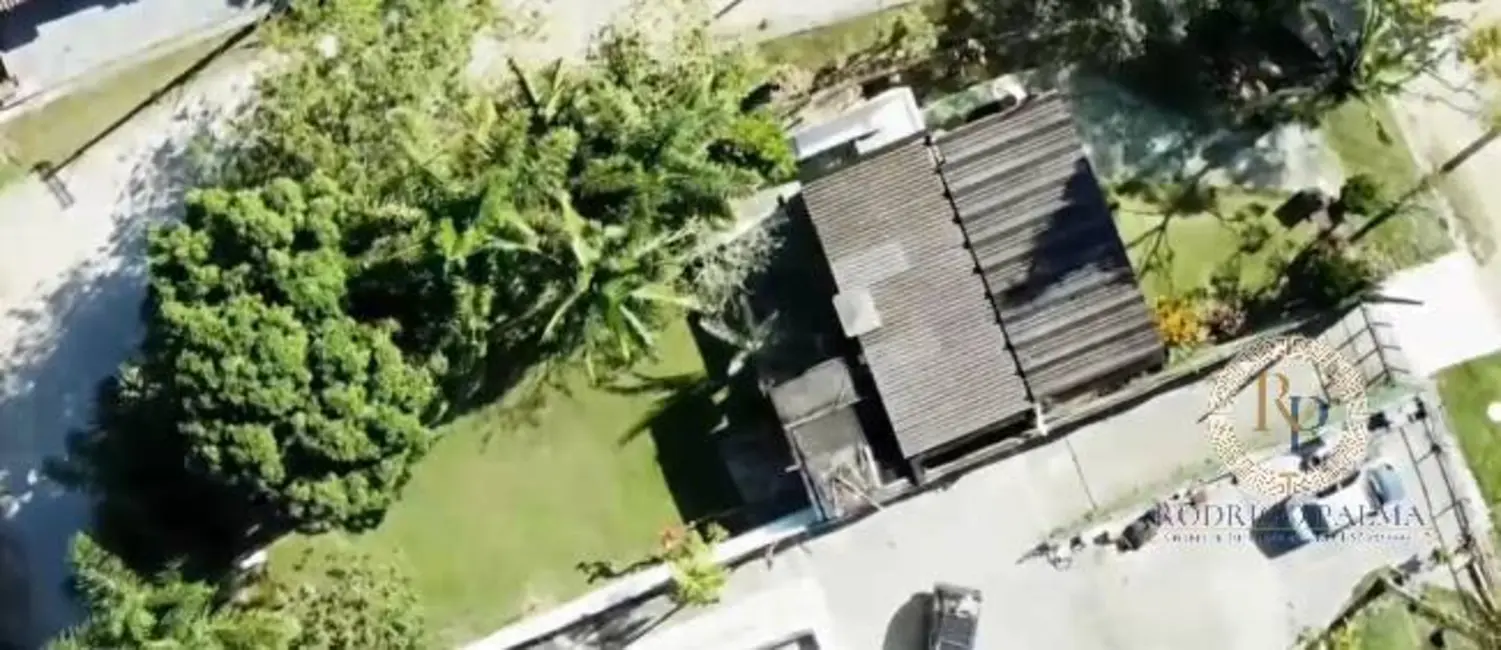 Foto 2 de Casa com 2 quartos à venda, 526m2 em Balneário Gardem Mar, Caraguatatuba - SP