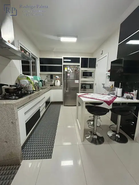 Apartamento com 3 quartos para alugar, 156m2 em Sao Jose Dos Campos - SP - imagem 7 Foto 7 de Apartamento com 3 quartos para alugar, 156m2 em Sao Jose Dos Campos - SP