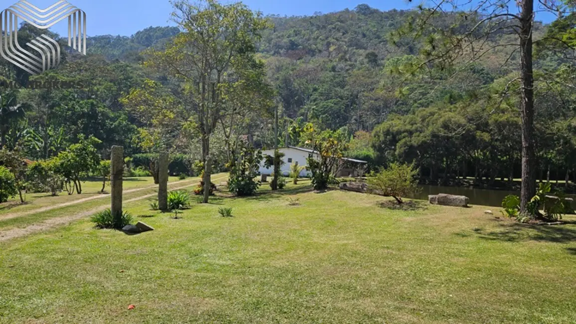 Foto 3 de Sítio / Rancho com 8 quartos à venda, 2500m2 em Amparo, Nova Friburgo - RJ