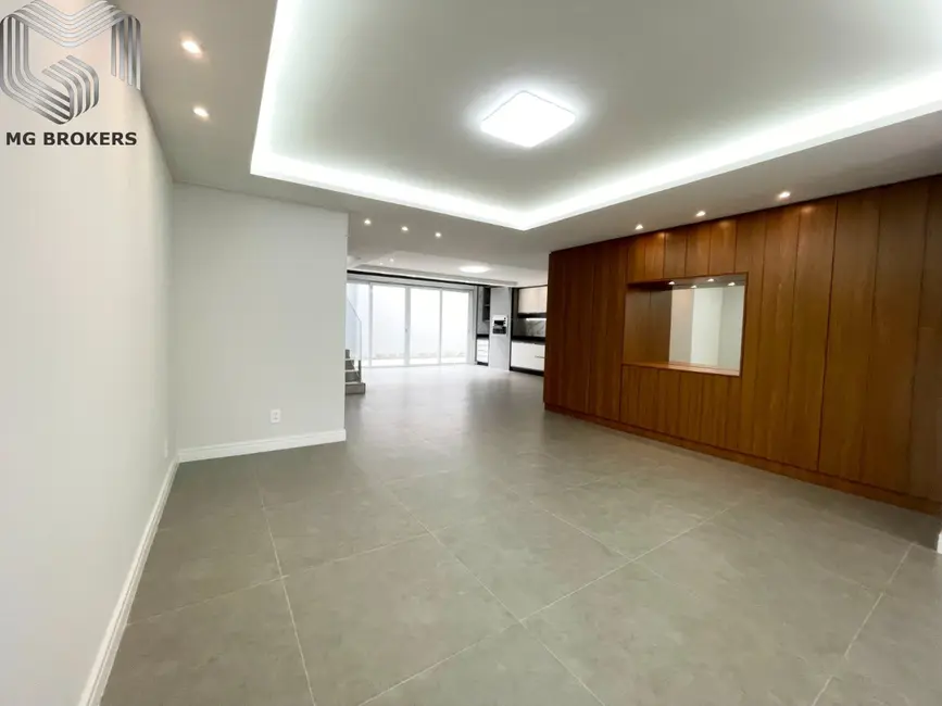 Foto 9 de Casa com 5 quartos à venda, 380m2 em Carlos Guinle, Teresopolis - RJ