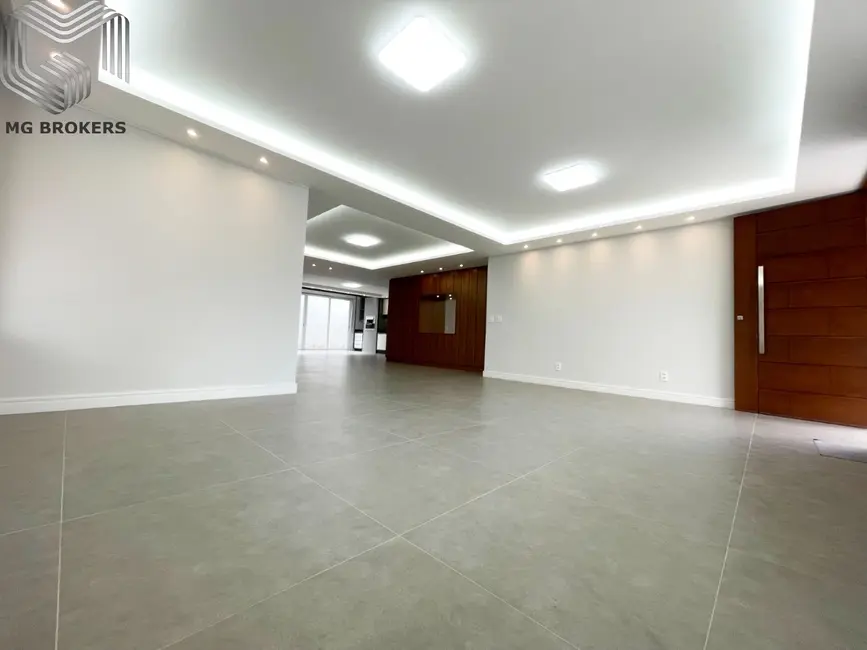 Foto 5 de Casa com 5 quartos à venda, 380m2 em Carlos Guinle, Teresopolis - RJ