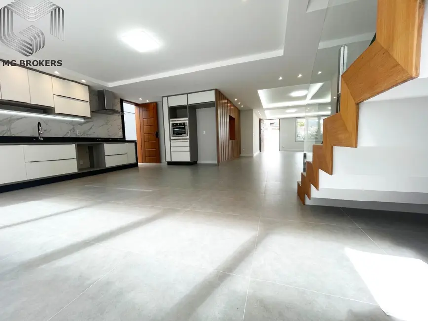 Foto 8 de Casa com 5 quartos à venda, 380m2 em Carlos Guinle, Teresopolis - RJ