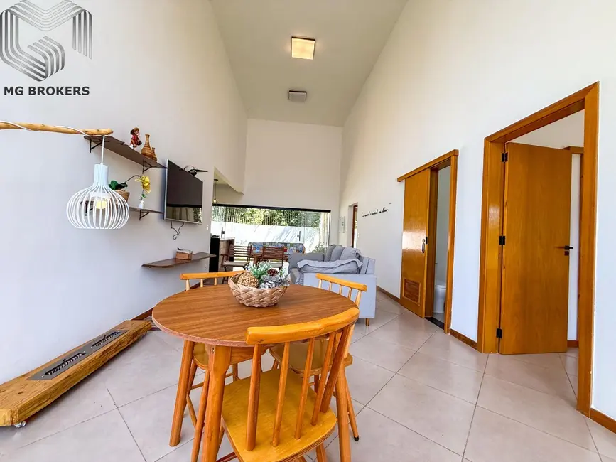 Foto 3 de Casa de Condomínio com 3 quartos à venda, 131m2 em Vargem Grande, Teresopolis - RJ