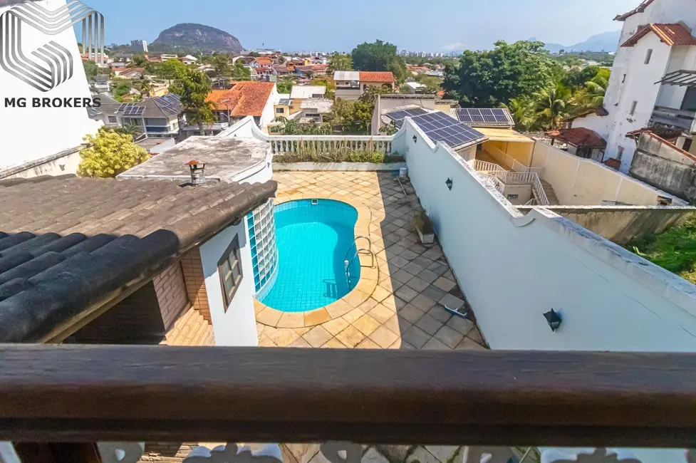 Casa de Condomínio com 3 quartos à venda, 241m2 em Freguesia (Jacarepaguá), Rio De Janeiro - RJ - imagem 1 Foto 1 de Casa de Condomínio com 3 quartos à venda, 241m2 em Freguesia (Jacarepaguá), Rio De Janeiro - RJ