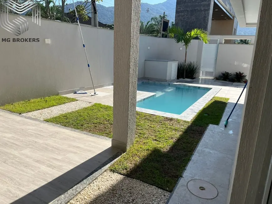 Foto 4 de Casa de Condomínio com 4 quartos à venda e para alugar, 220m2 em Vargem Pequena, Rio De Janeiro - RJ