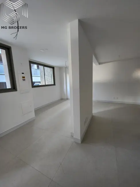 Apartamento com 1 quarto à venda, 47m2 em Urca, Rio De Janeiro - RJ - imagem 4 Foto 4 de Apartamento com 1 quarto à venda, 47m2 em Urca, Rio De Janeiro - RJ